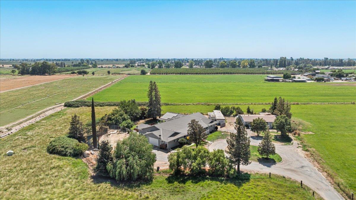25832 Magnolia Rd, Escalon, CA 95320