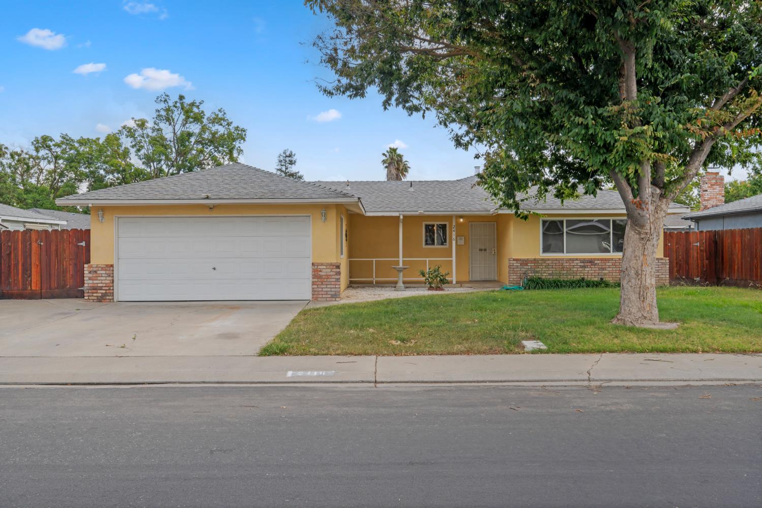 Open Photo