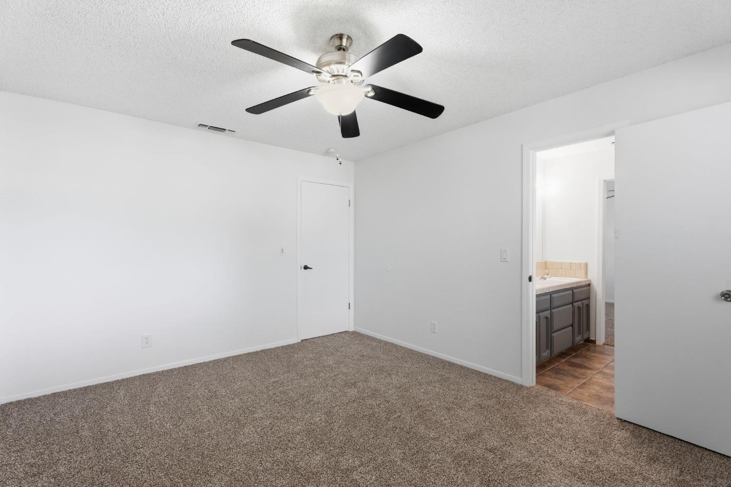 18839 Shell Dr, Madera, CA 93638