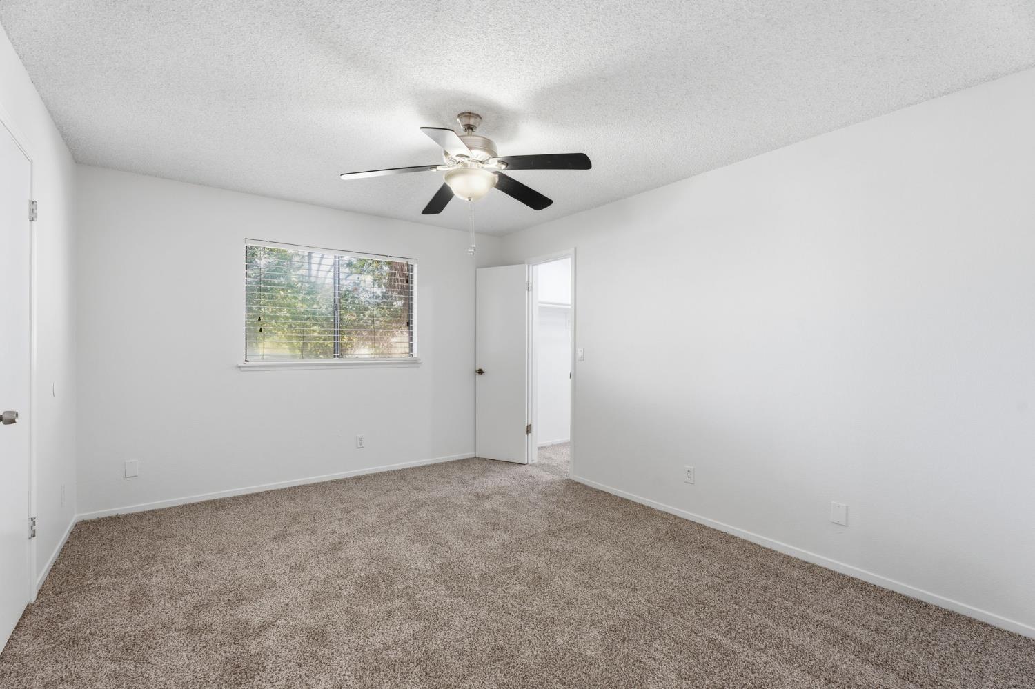 18839 Shell Dr, Madera, CA 93638