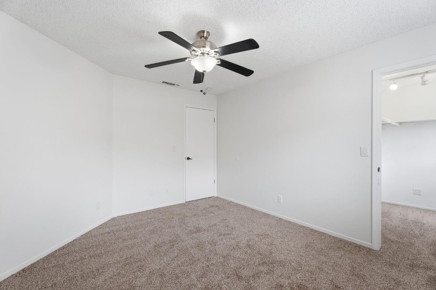 18839 Shell Dr, Madera, CA 93638