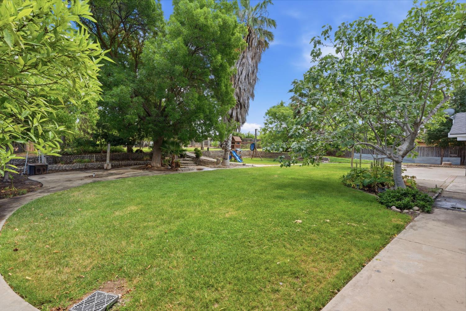 18839 Shell Dr, Madera, CA 93638