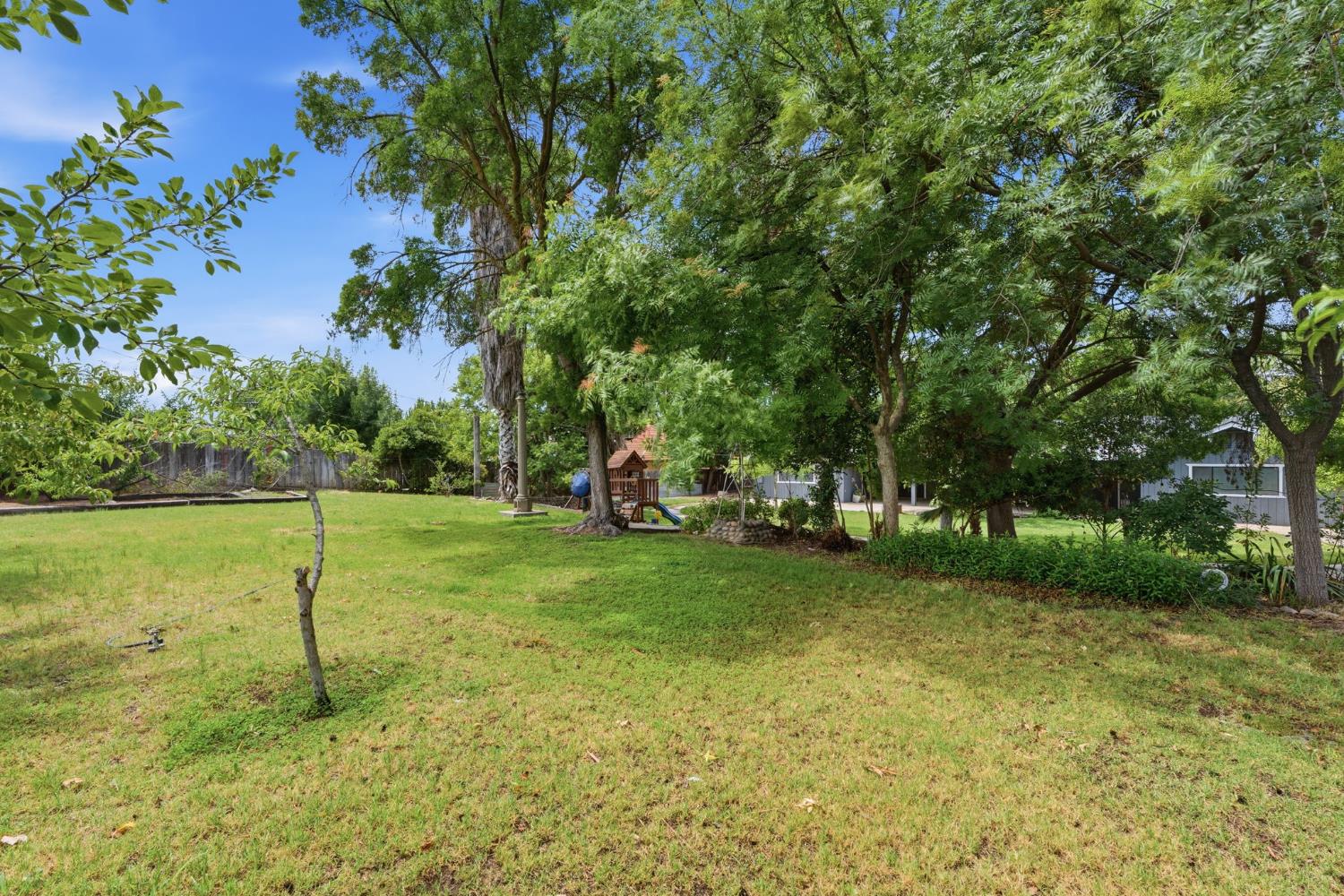18839 Shell Dr, Madera, CA 93638