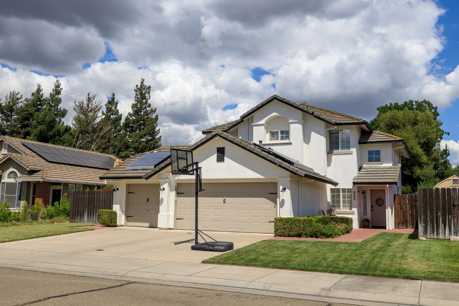 428 Douma Way, Ripon, CA 95366