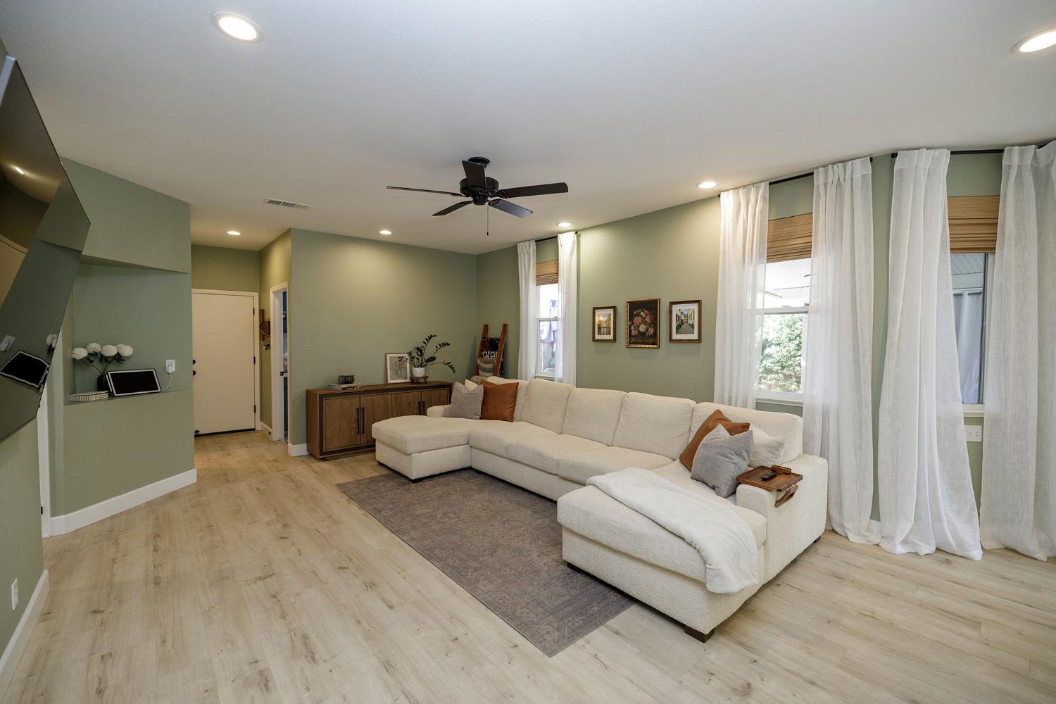 428 Douma Way, Ripon, CA 95366