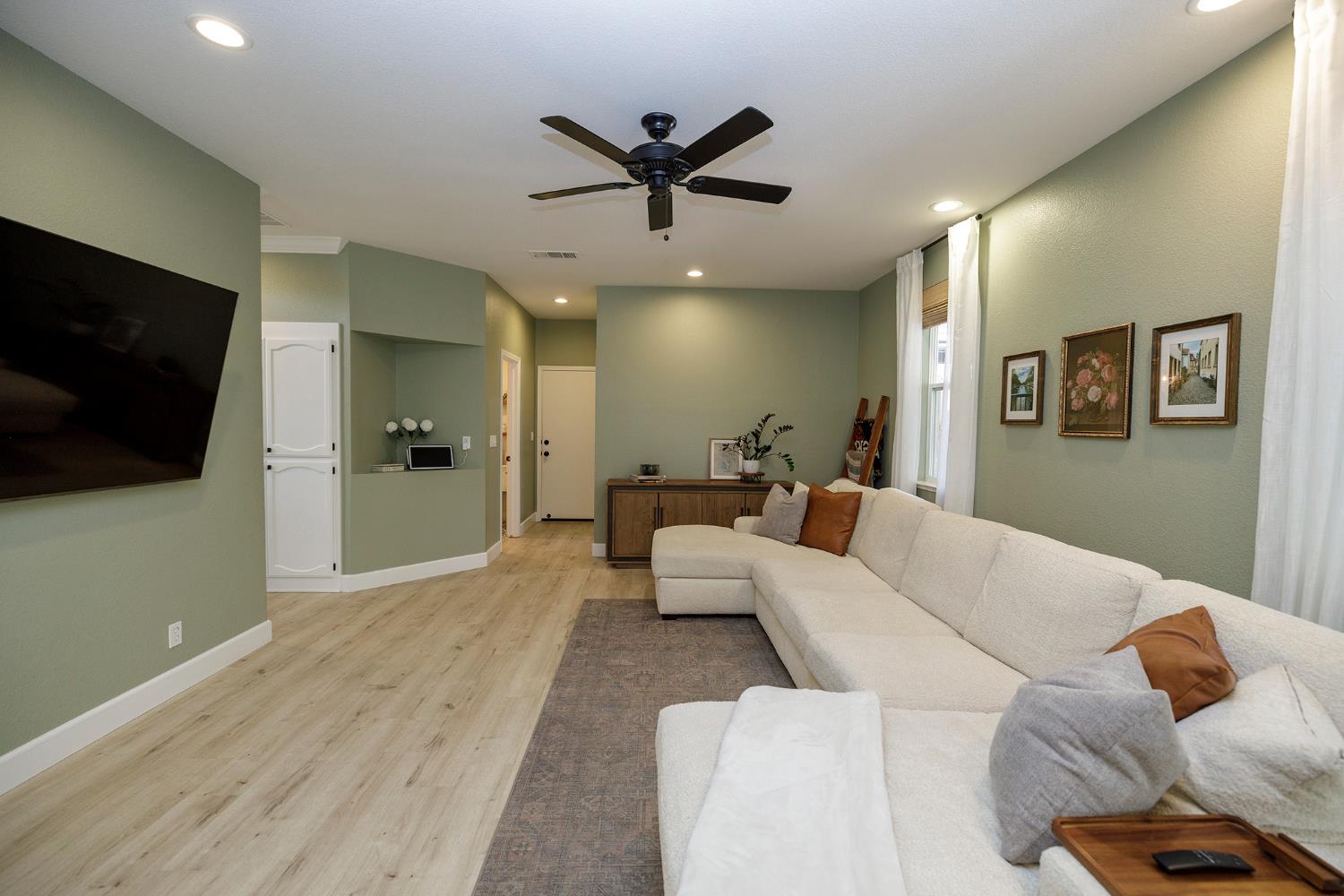 428 Douma Way, Ripon, CA 95366