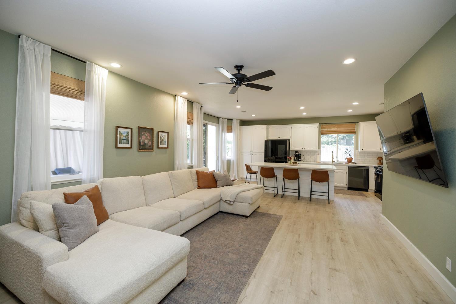 428 Douma Way, Ripon, CA 95366