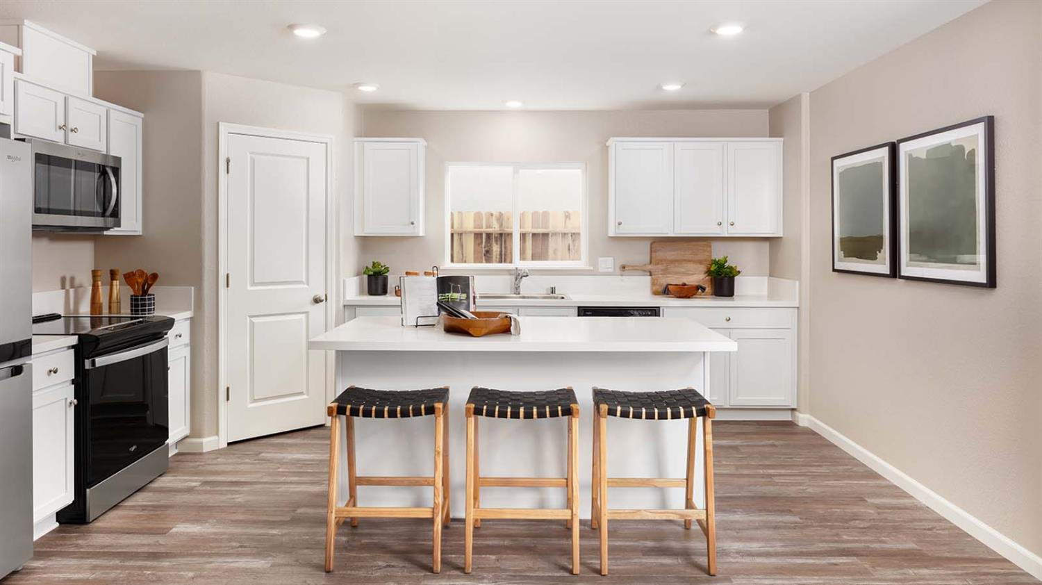 13003 Crescent St, Waterford, CA 95386