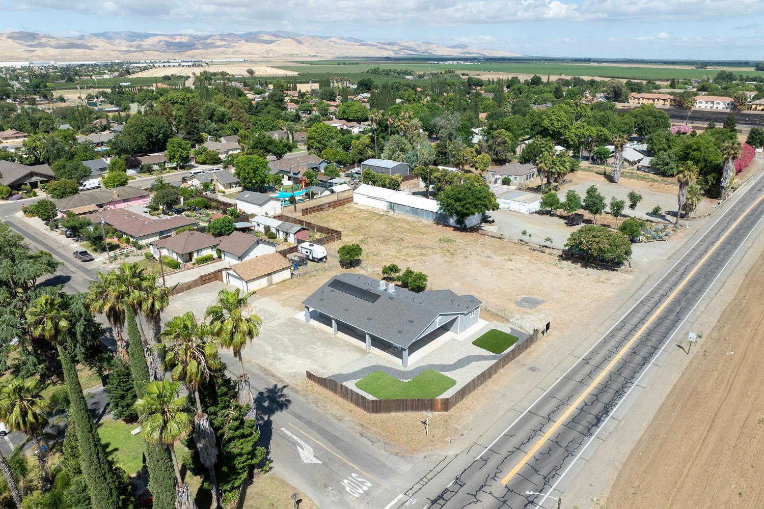 720 N 2nd St, Patterson, CA 95363