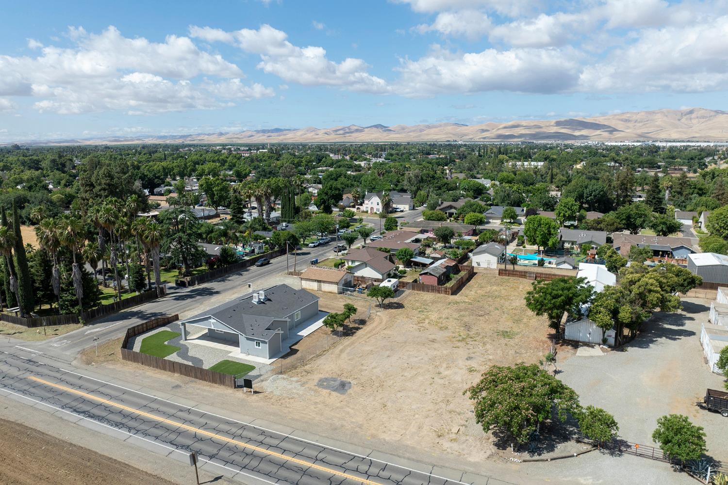720 N 2nd St, Patterson, CA 95363