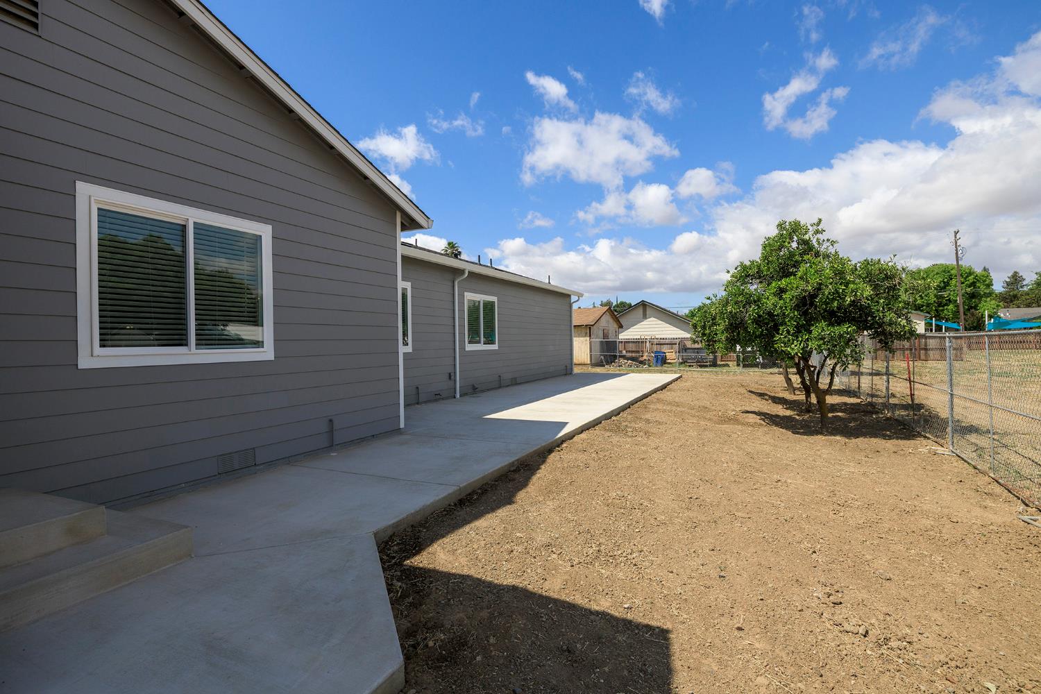 720 N 2nd St, Patterson, CA 95363