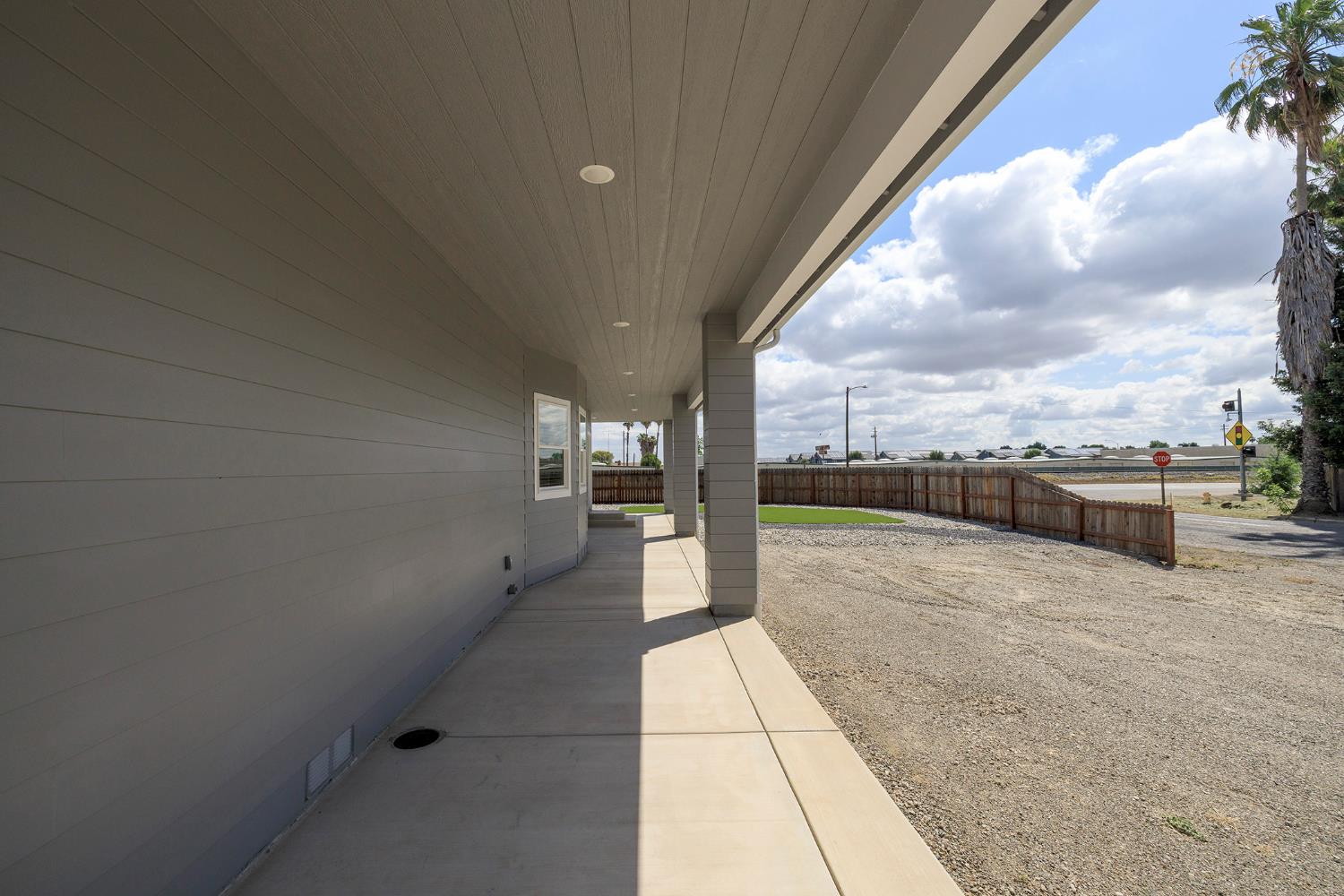 720 N 2nd St, Patterson, CA 95363