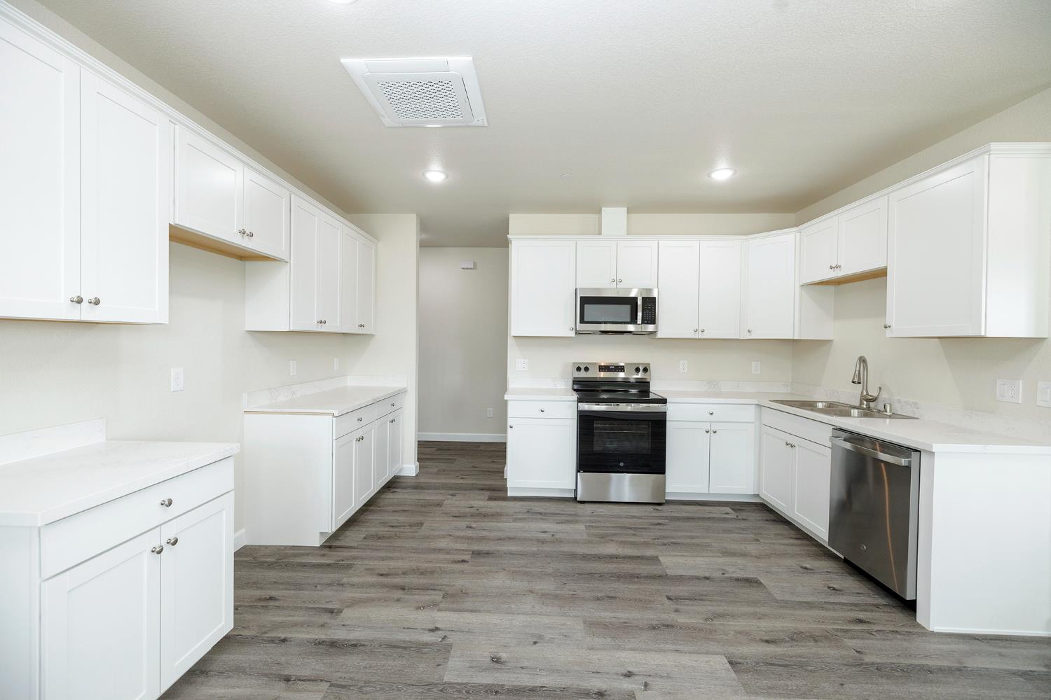 720 N 2nd St, Patterson, CA 95363