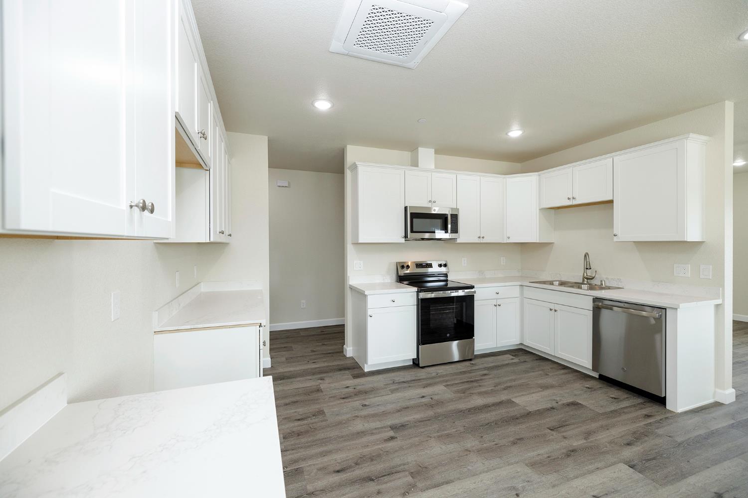 720 N 2nd St, Patterson, CA 95363