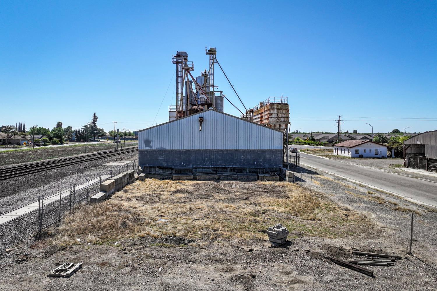 40 Market St, Planada, CA 95365