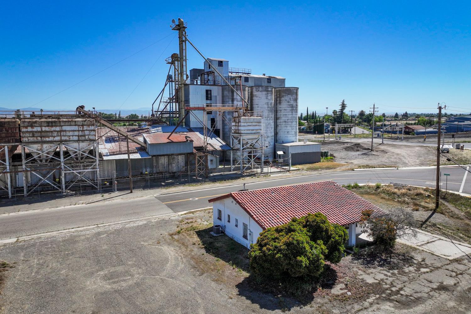 40 Market St, Planada, CA 95365