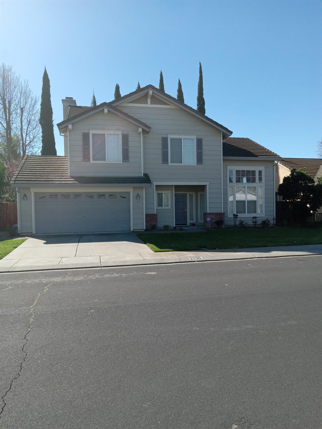 1838 N Rail St, Manteca, CA 95337