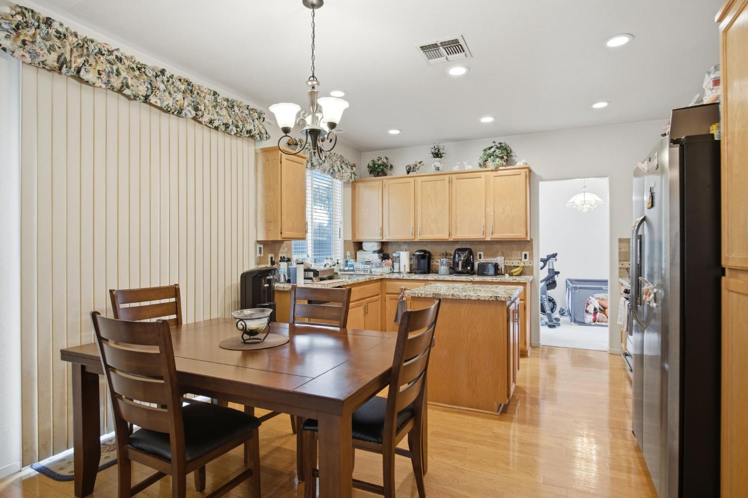 1838 N Rail St, Manteca, CA 95337