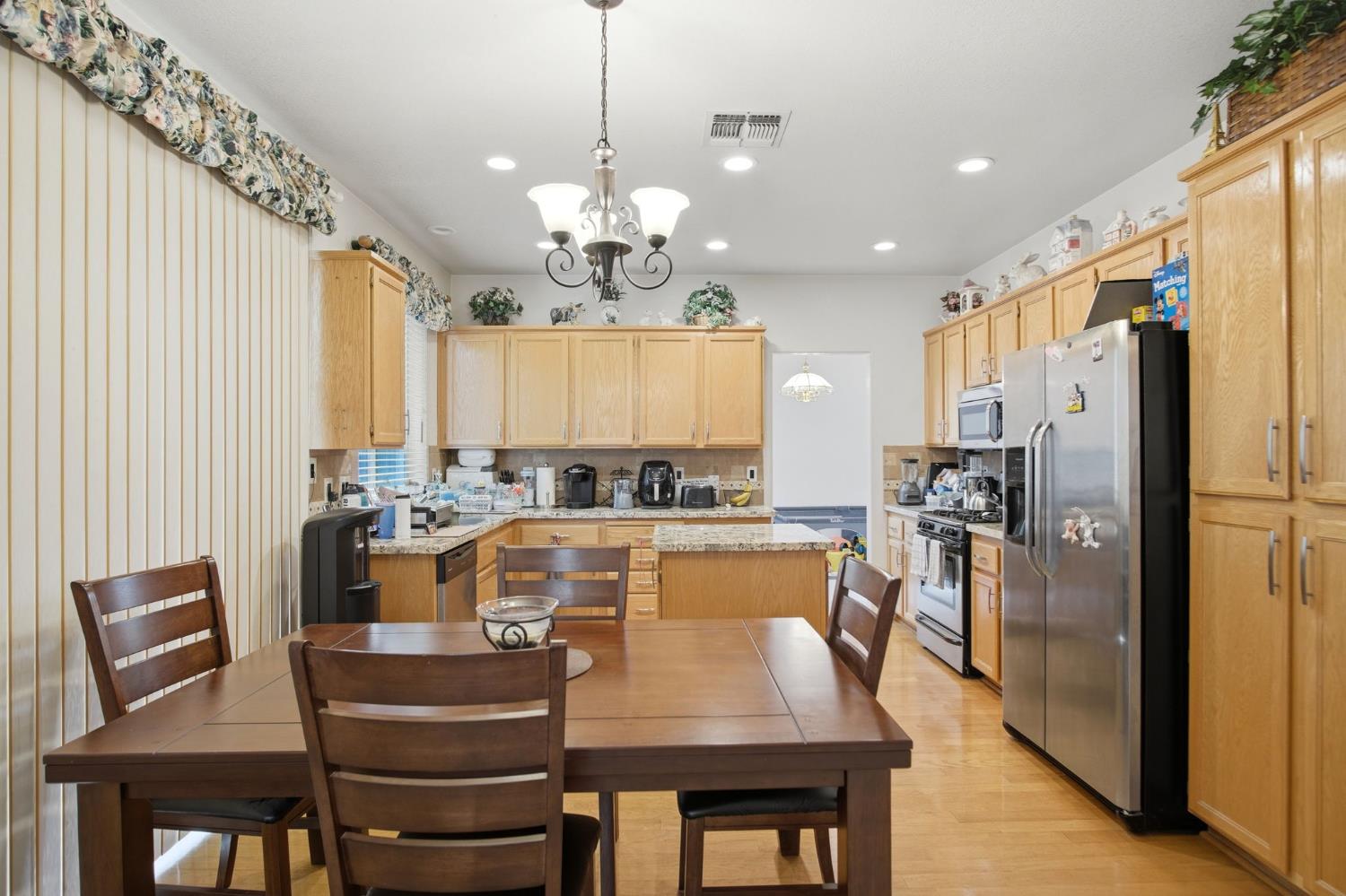 1838 N Rail St, Manteca, CA 95337