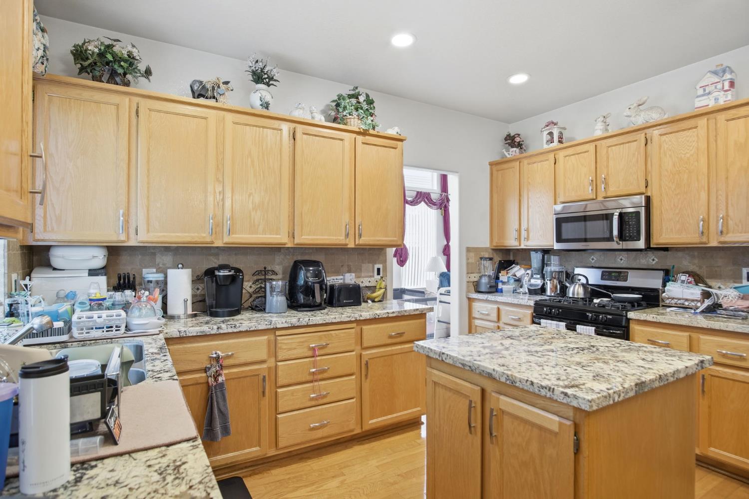 1838 N Rail St, Manteca, CA 95337