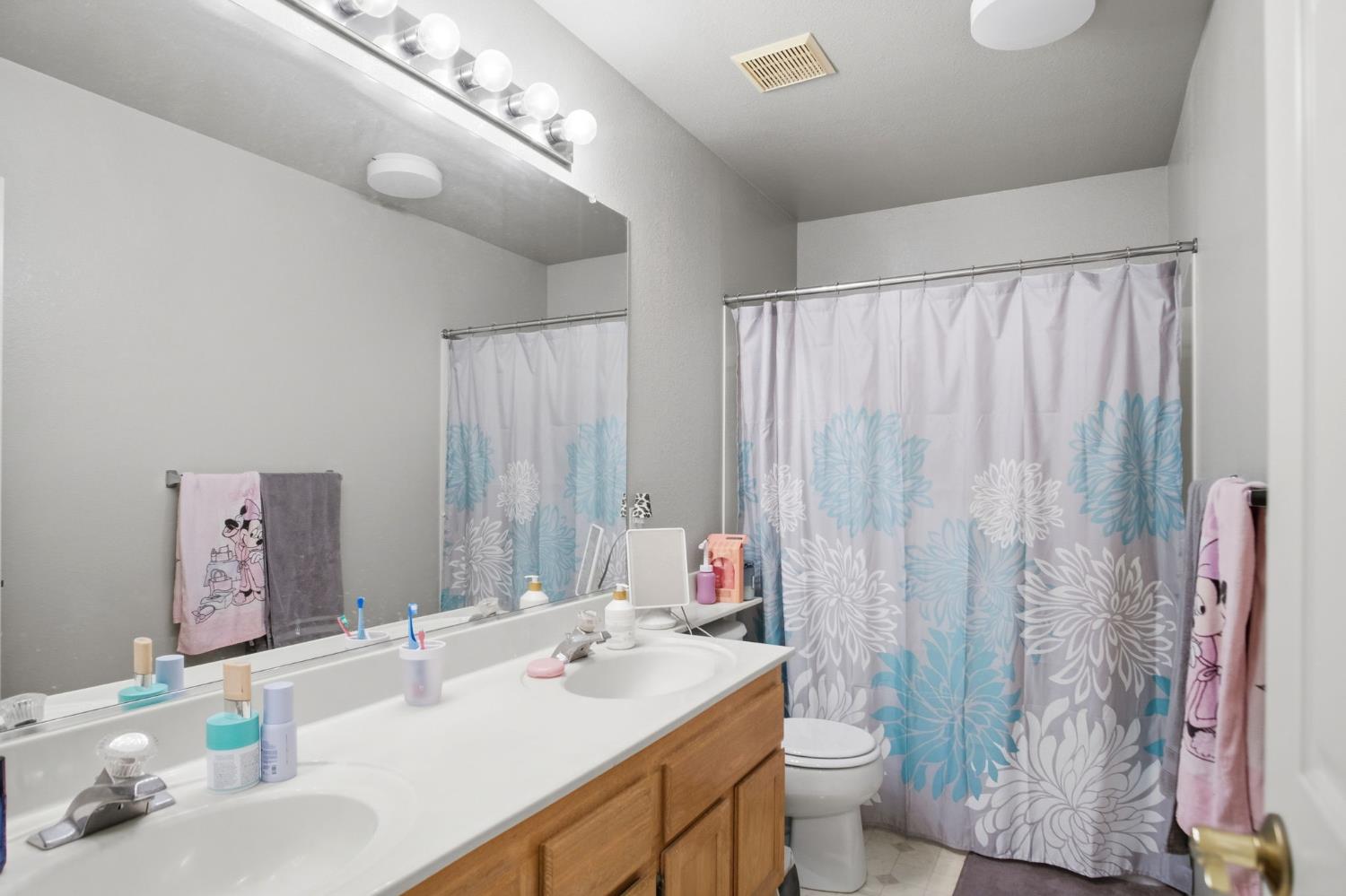 1838 N Rail St, Manteca, CA 95337