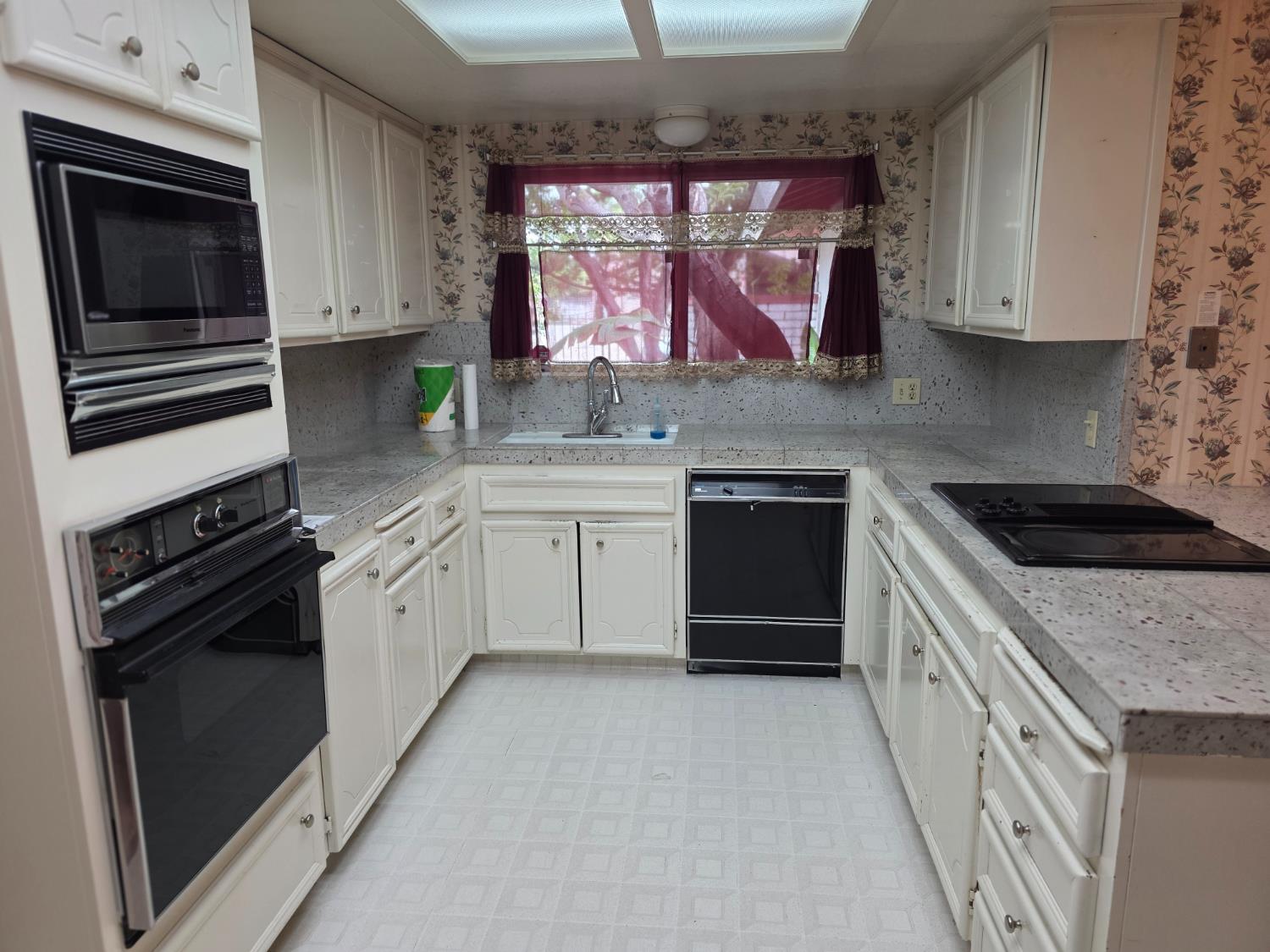 604 W Union Ave, Modesto, CA 95356