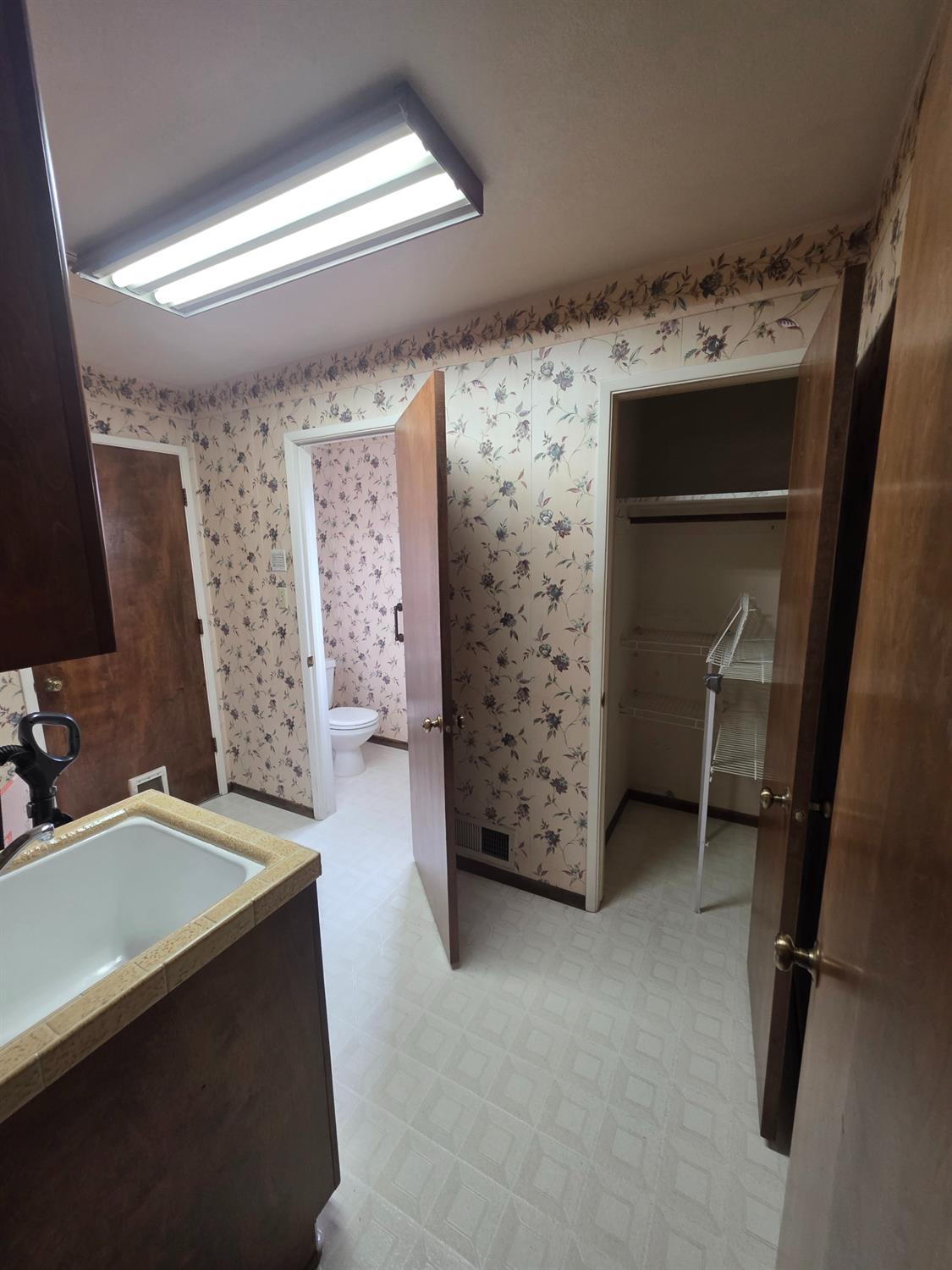 604 W Union Ave, Modesto, CA 95356