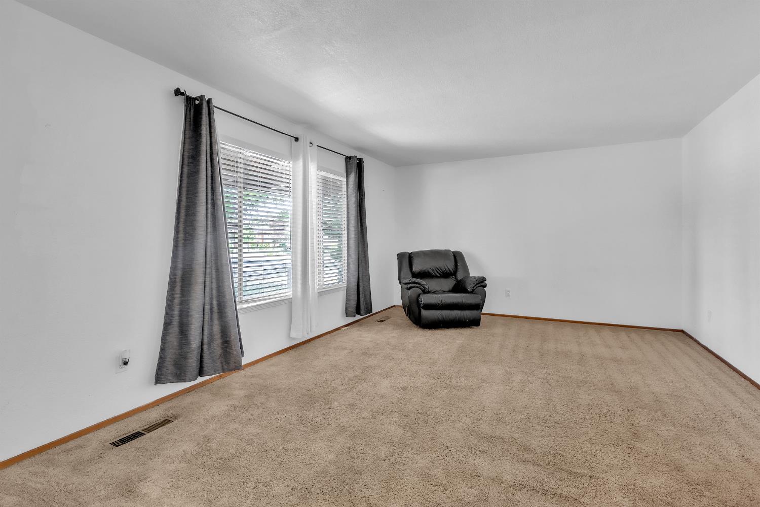 1608 Kruger Dr, Modesto, CA 95355