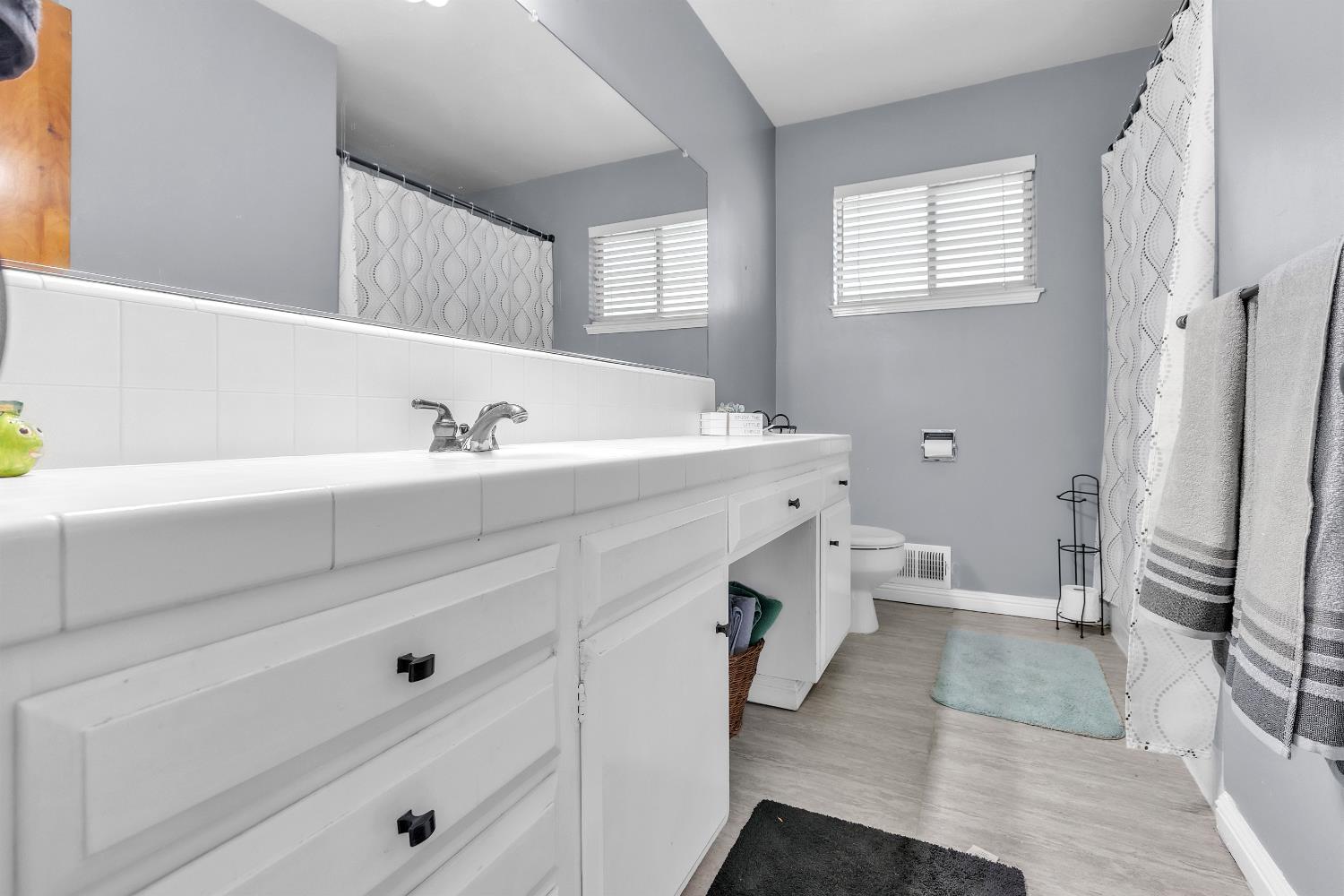 1608 Kruger Dr, Modesto, CA 95355