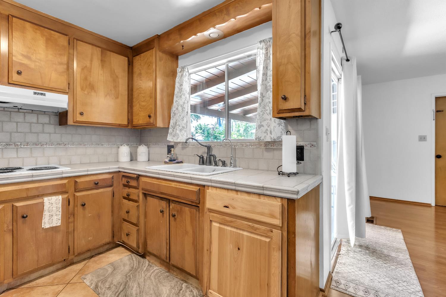 1608 Kruger Dr, Modesto, CA 95355