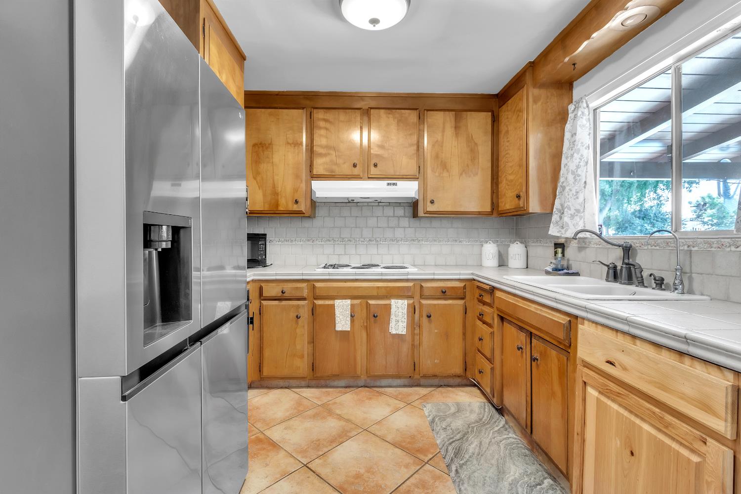 1608 Kruger Dr, Modesto, CA 95355