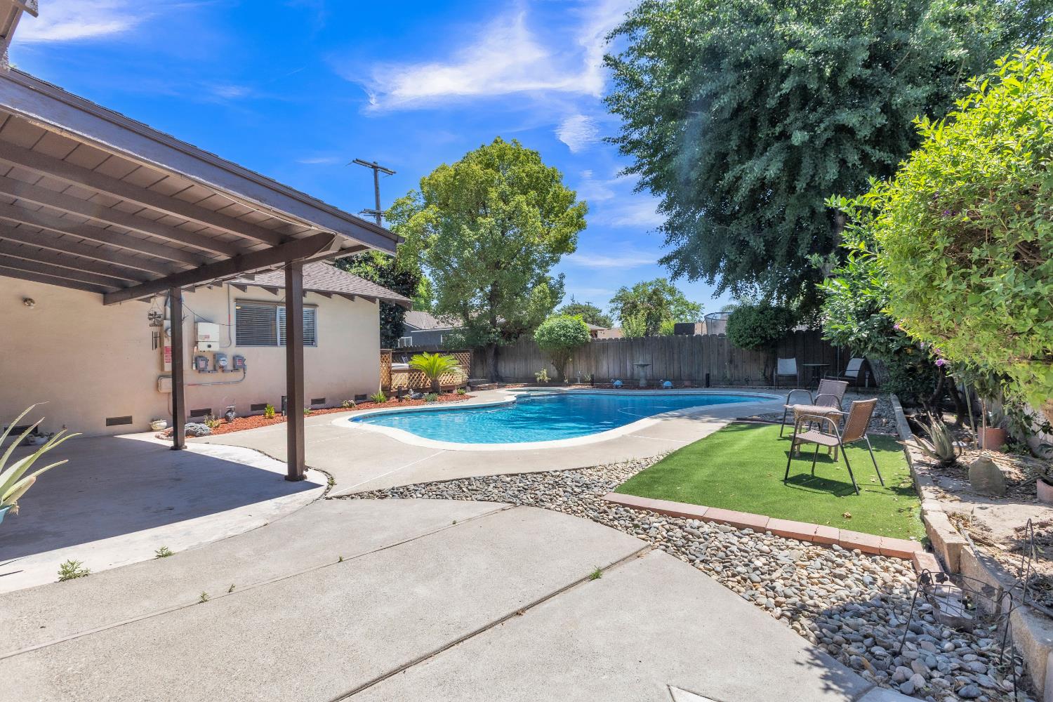 1608 Kruger Dr, Modesto, CA 95355