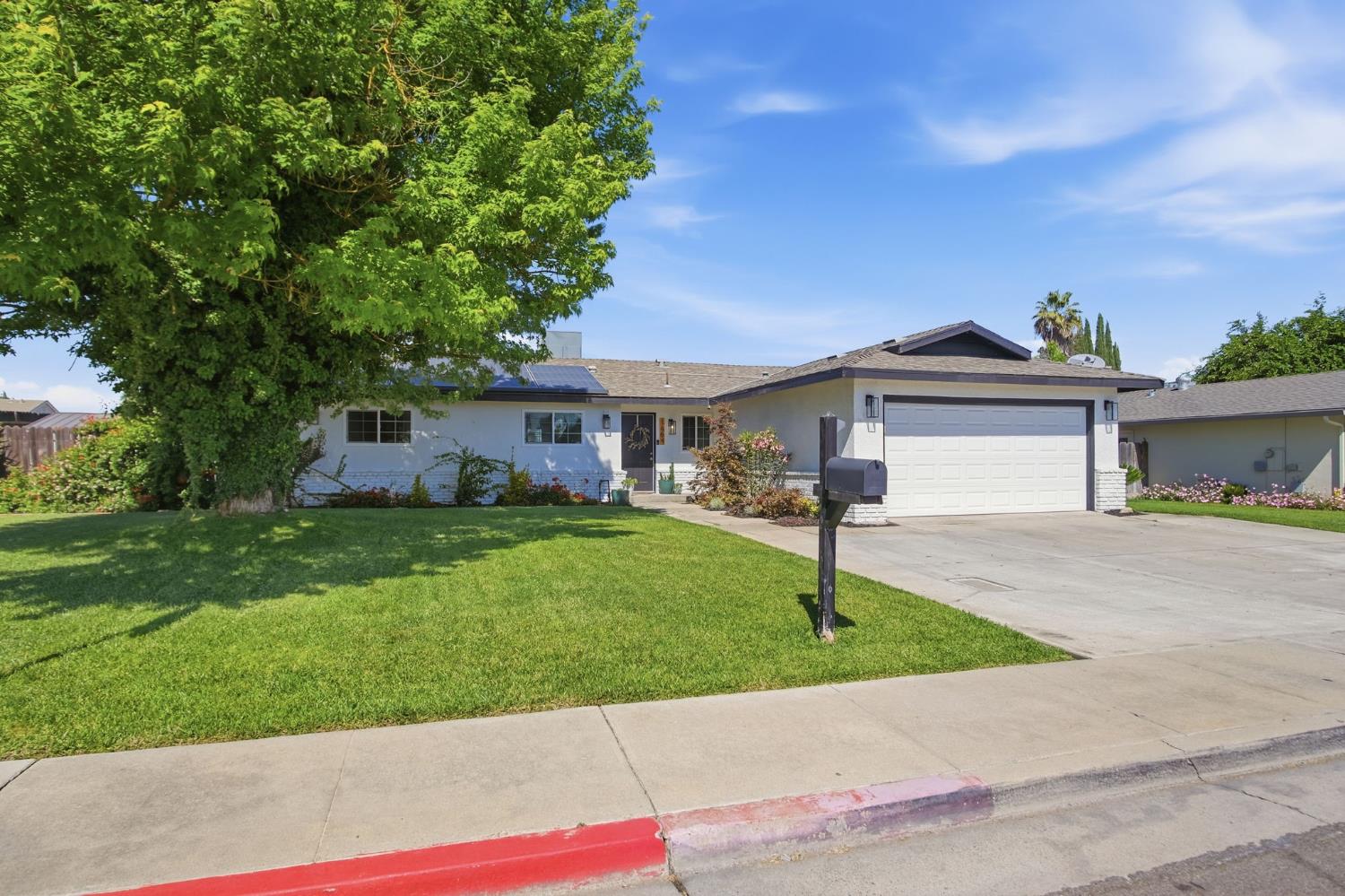 1654 Prusso St, Livingston, CA 95334