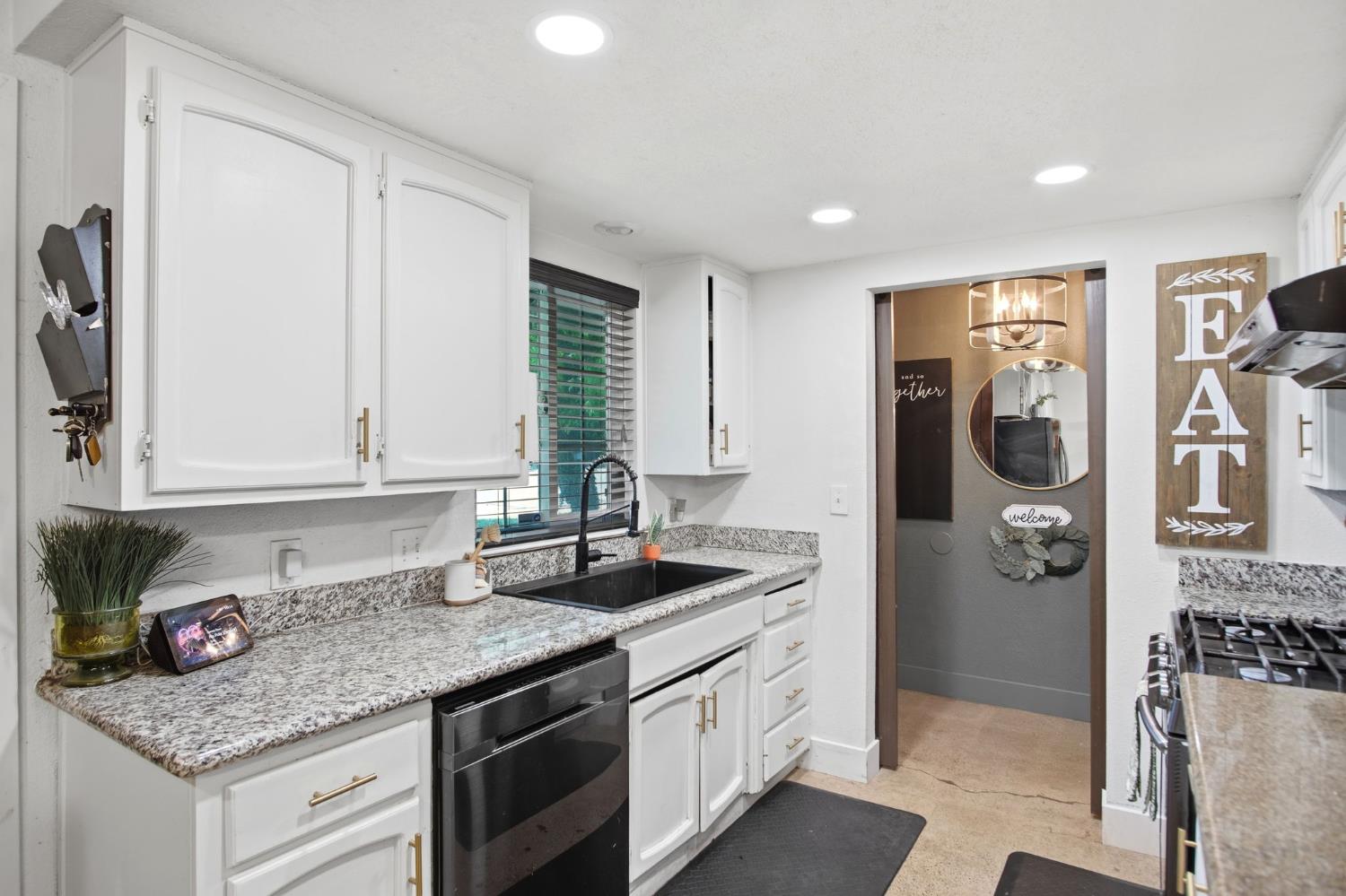 1654 Prusso St, Livingston, CA 95334