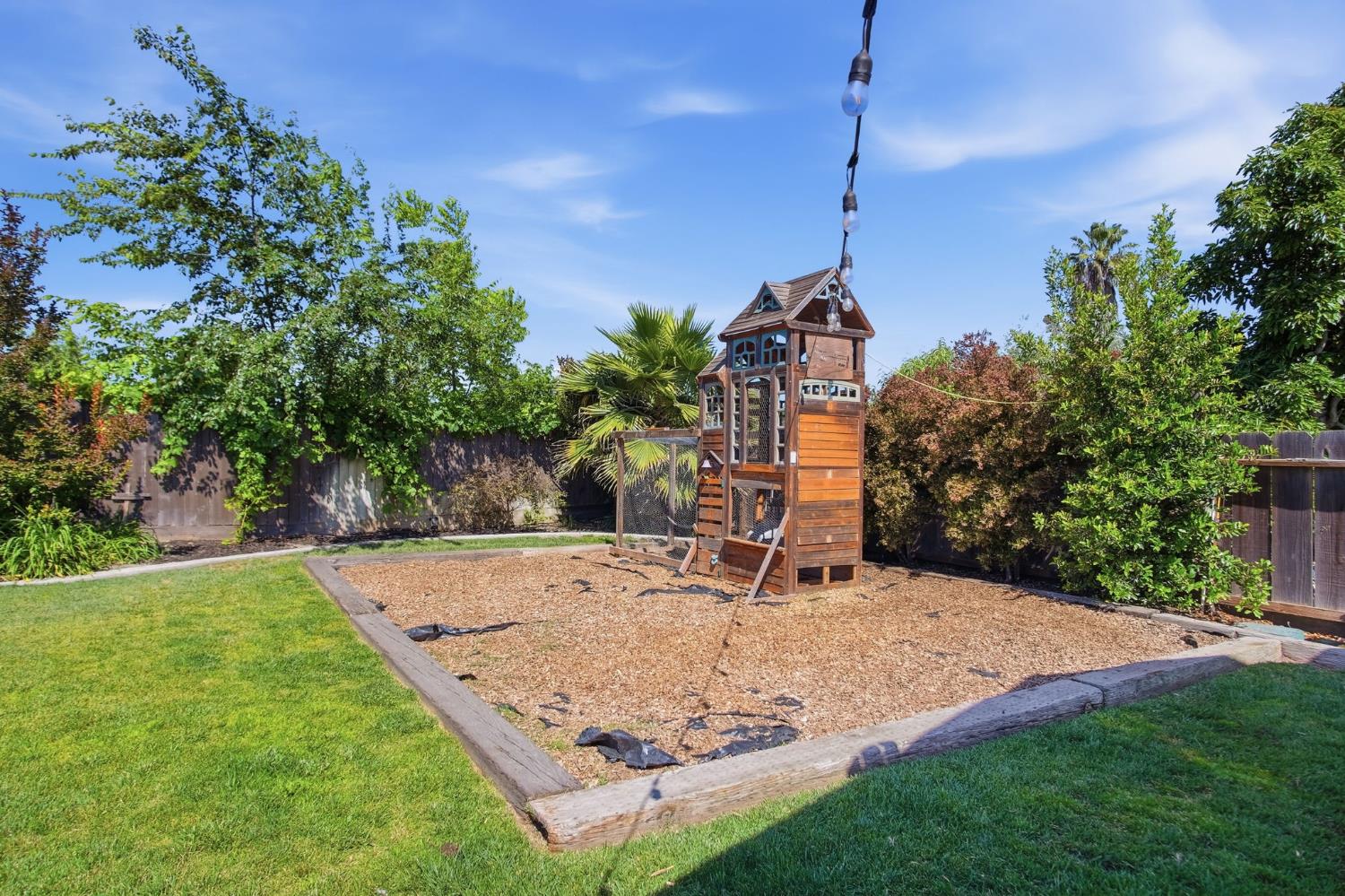 1654 Prusso St, Livingston, CA 95334