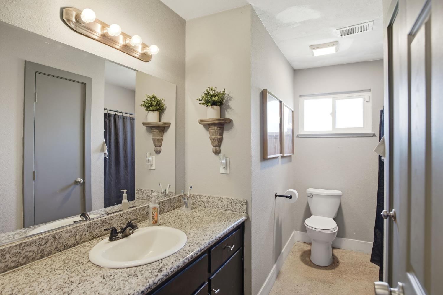 1654 Prusso St, Livingston, CA 95334