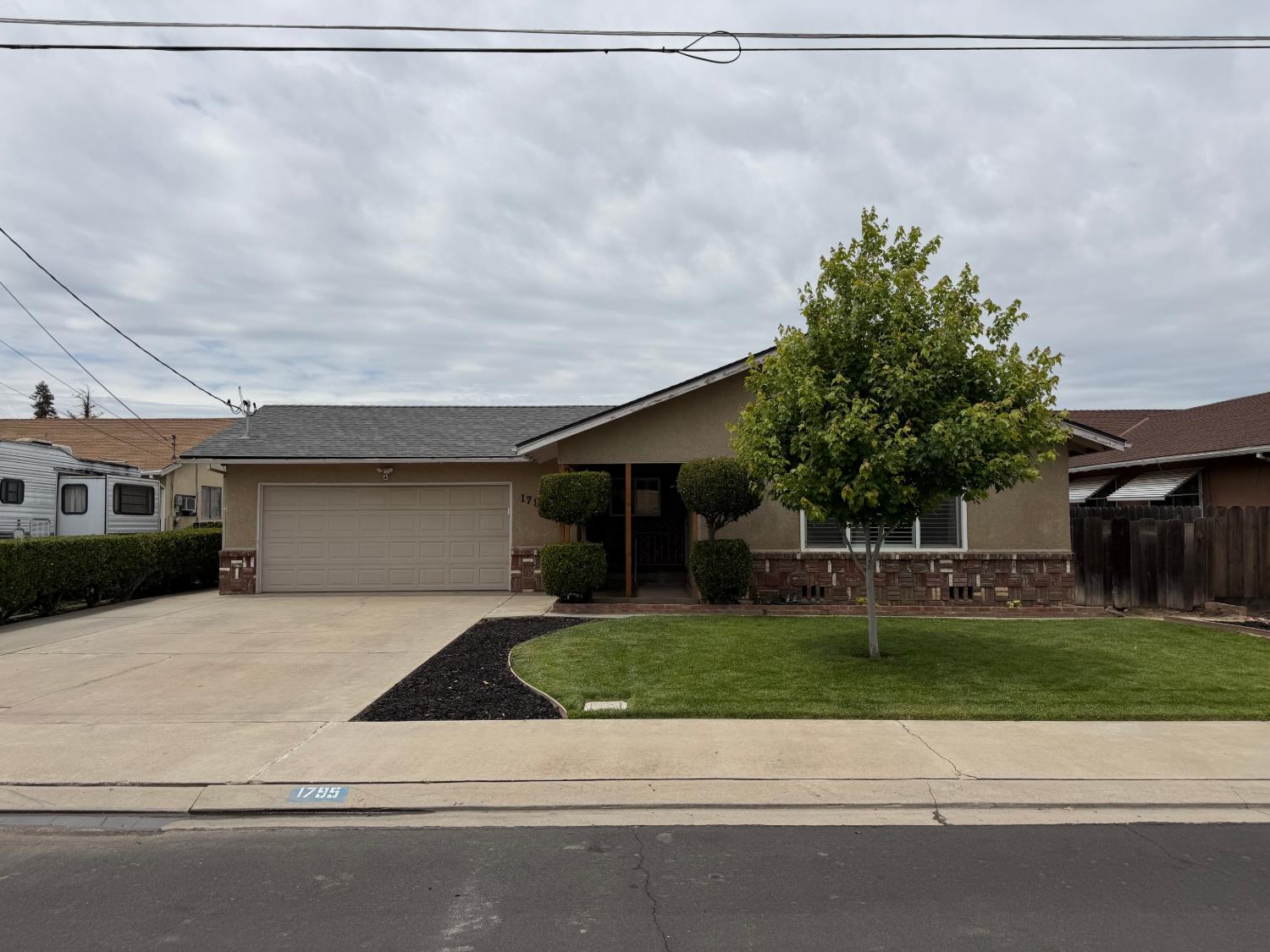 1795 Mulberry Way, Hughson, CA 95326