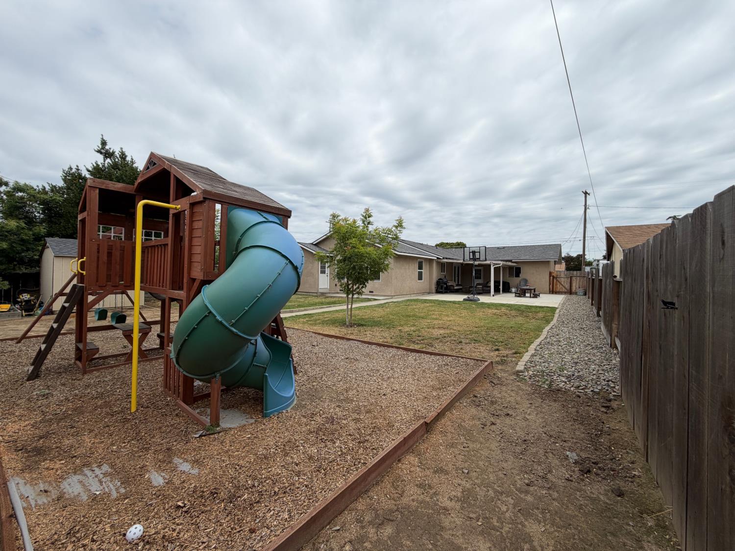 1795 Mulberry Way, Hughson, CA 95326