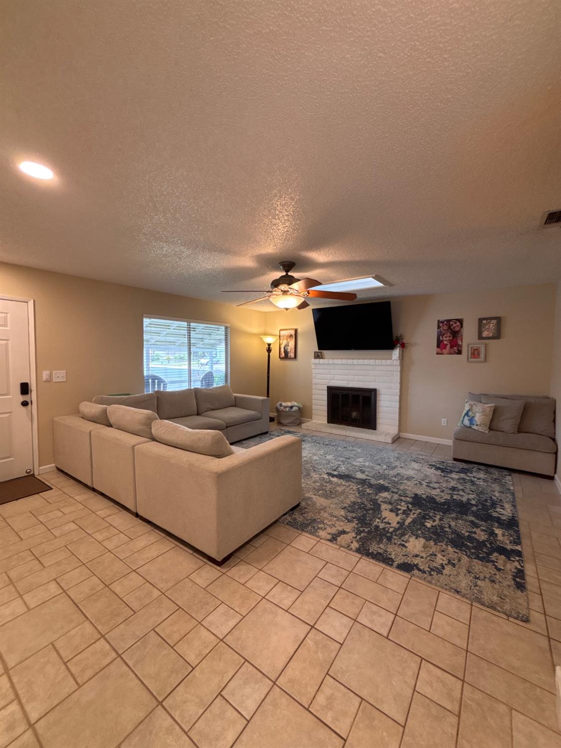 757 Clemens Ct, Ripon, CA 95366