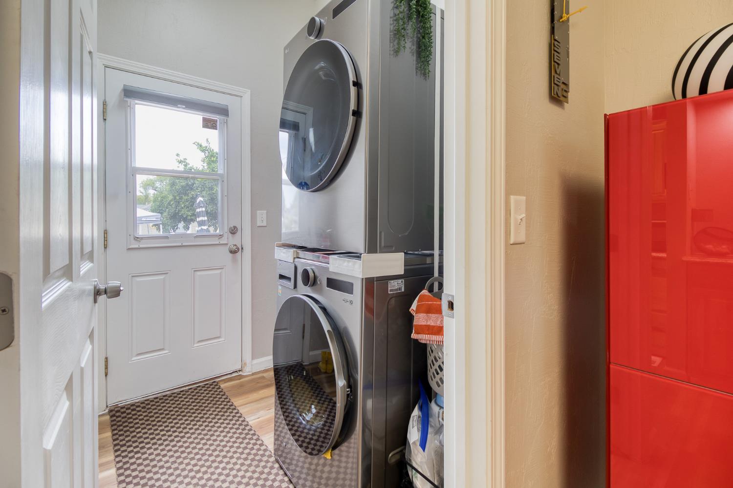1042 R St, Newman, CA 95360