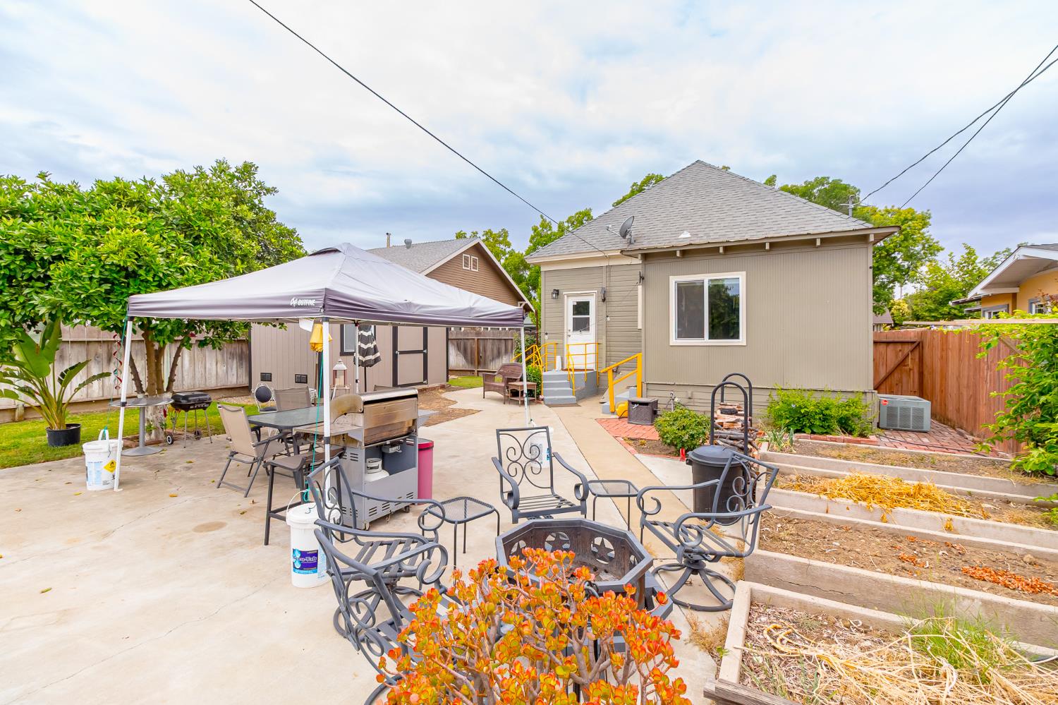 1042 R St, Newman, CA 95360