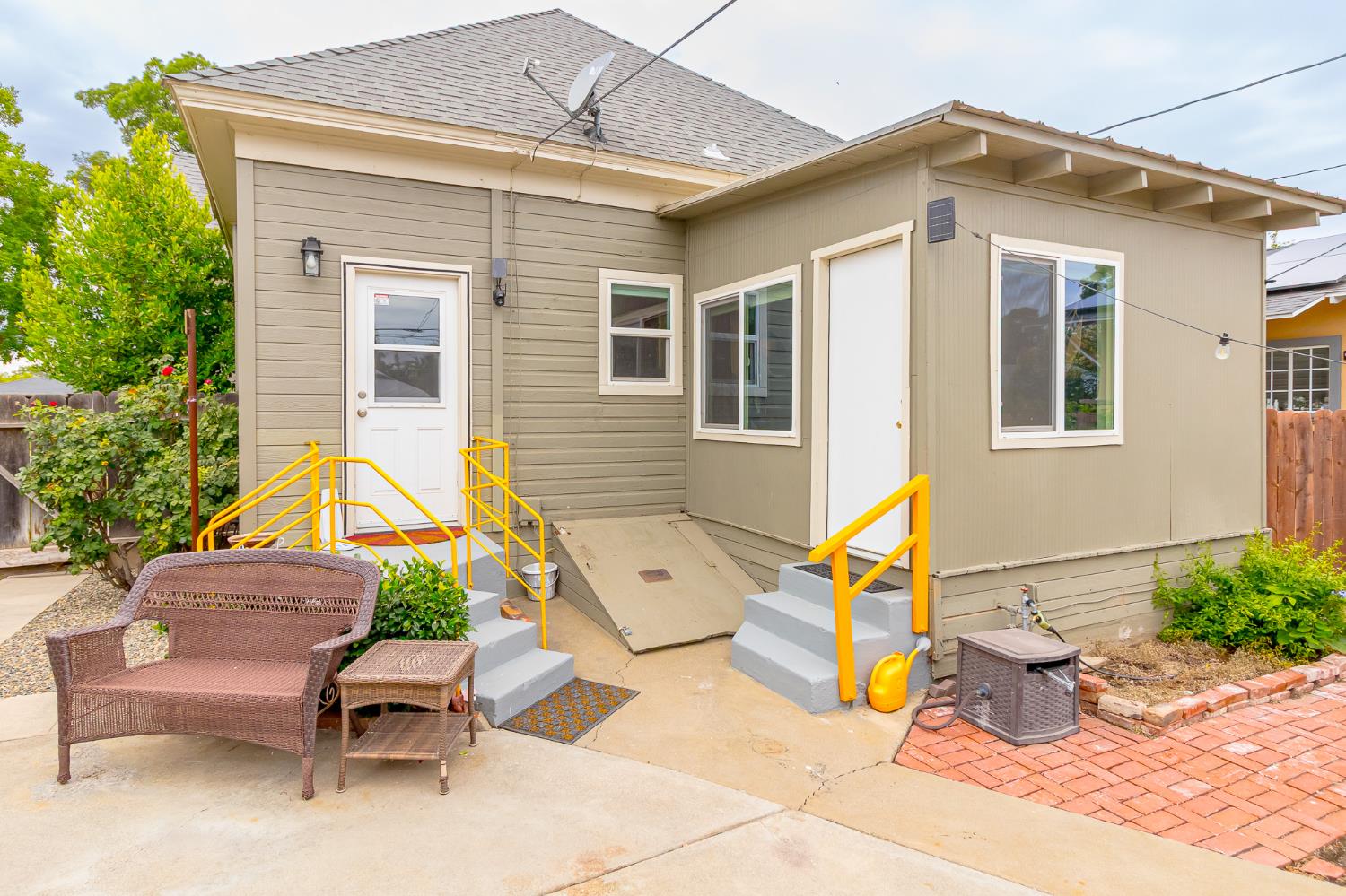 1042 R St, Newman, CA 95360