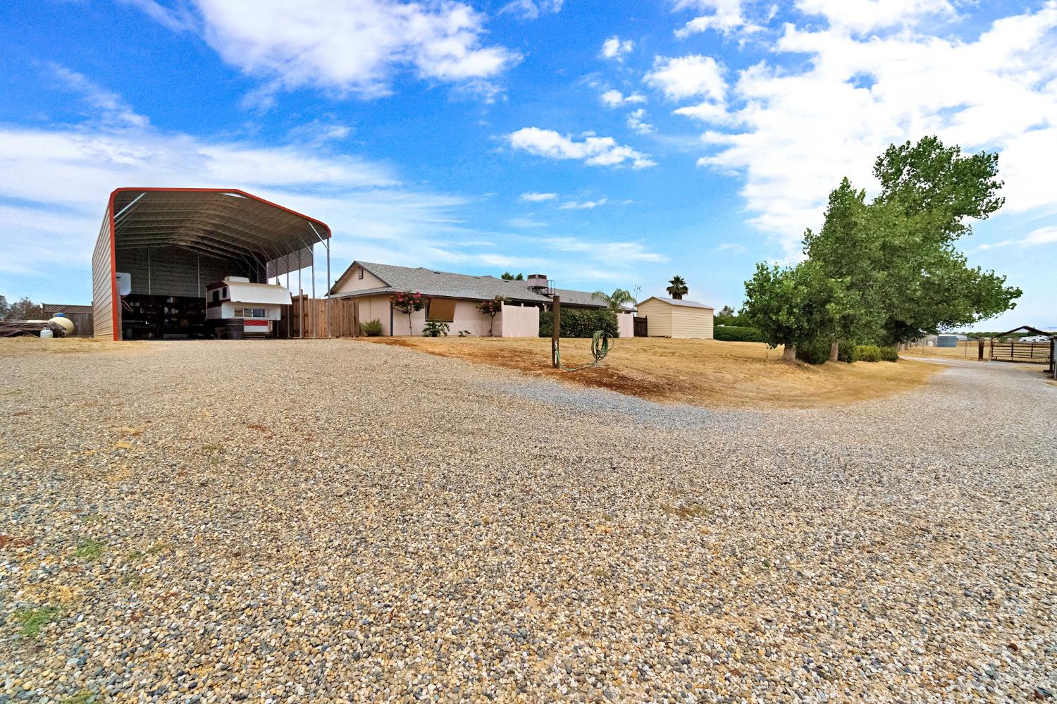 20689 Olympia Rd, Madera, CA 93638