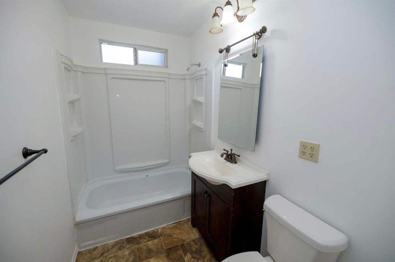 2126 Ellis St, Modesto, CA 95354
