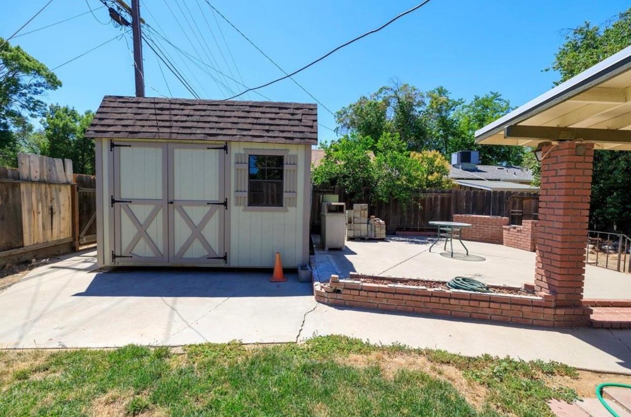 2126 Ellis St, Modesto, CA 95354