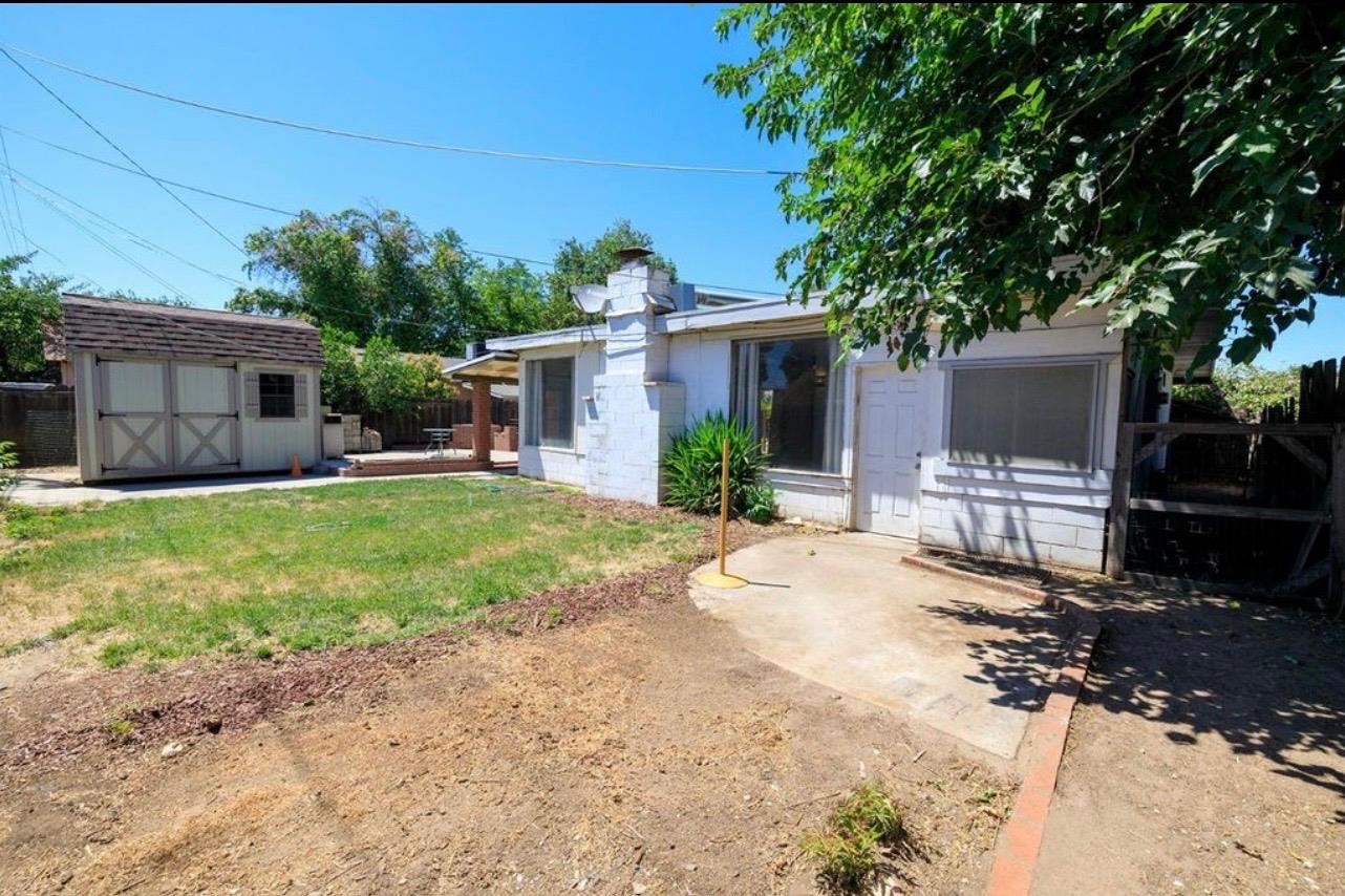 2126 Ellis St, Modesto, CA 95354
