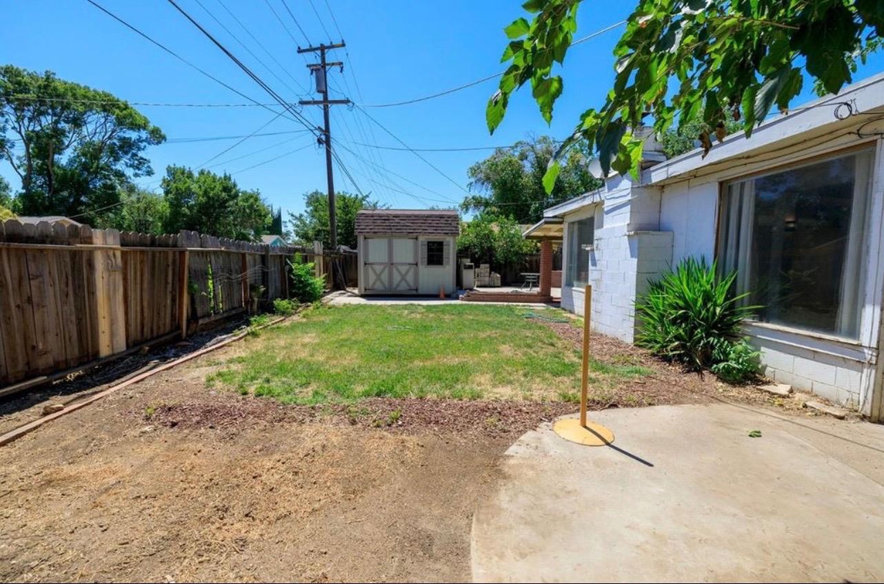 2126 Ellis St, Modesto, CA 95354