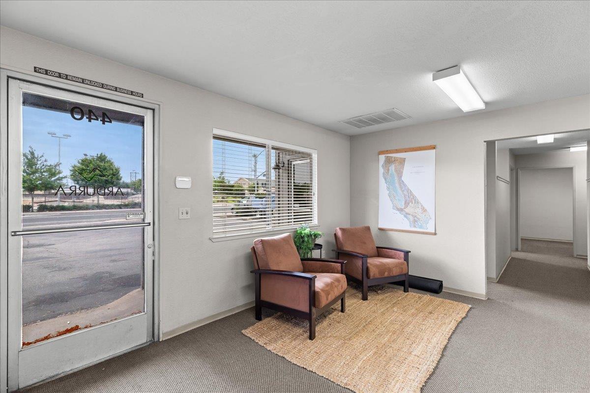 440 S Yosemite Ave, Oakdale, CA 95361