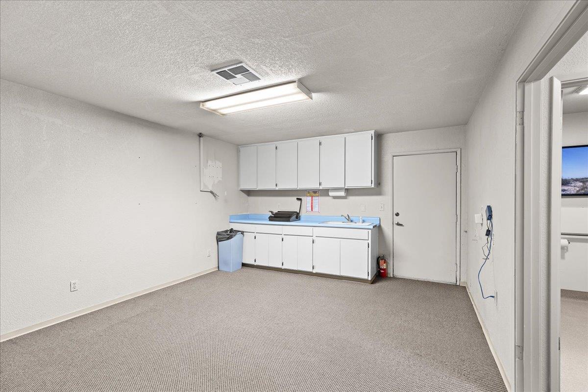 440 S Yosemite Ave, Oakdale, CA 95361