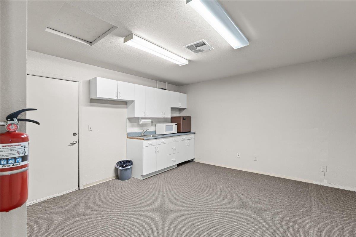 440 S Yosemite Ave, Oakdale, CA 95361